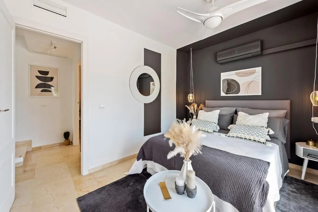 Holiday home Cozy Townhouse Selwo Villa Estepona