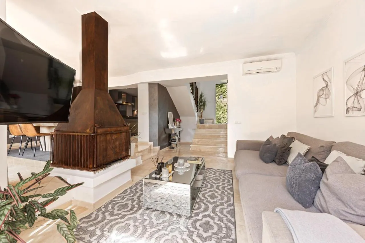 Holiday home Cozy Townhouse Selwo Villa Estepona